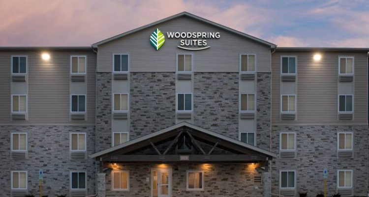WoodSpring Suites